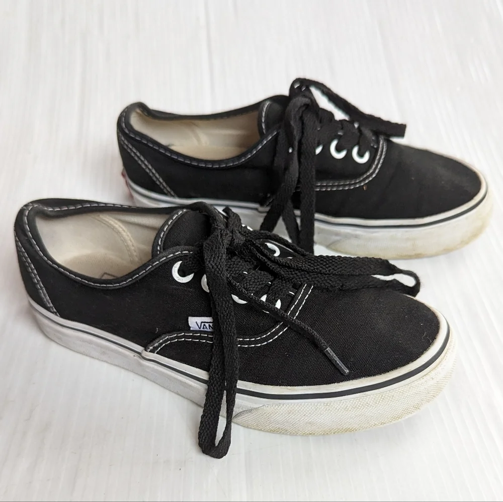 VANS authentic traditional black canvas skate shoes sneakers